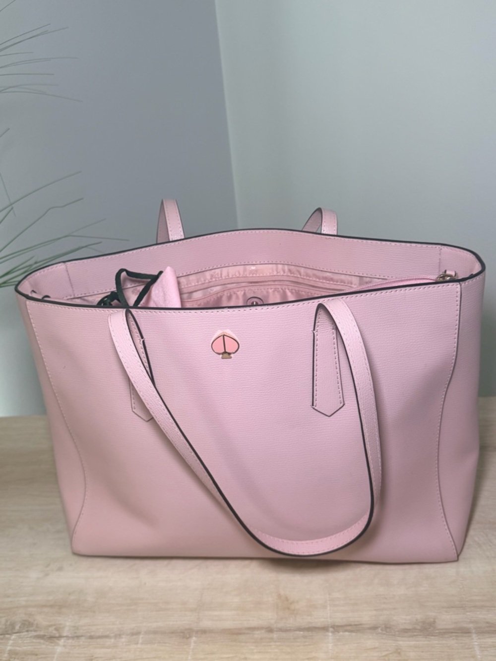 KATE SPADE (AUTHENTIC) Pink Structured Tote Handbag - Classic Everyday Carry - Picture 2 of 6